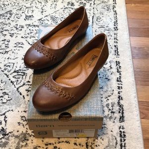 NWT Born Madeleine Tan Flats 6.5